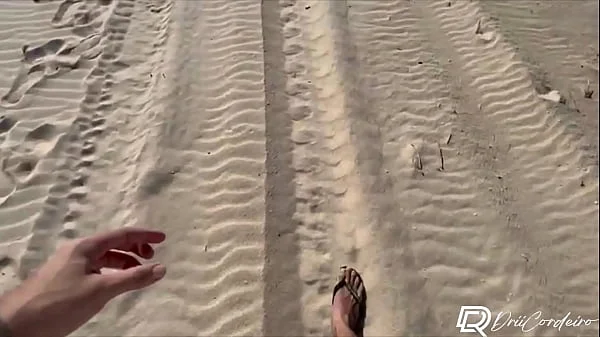 Fiz um boquete em um rapaz que caminhava pela praia POV - Drii cordeiro