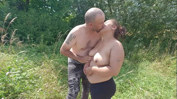 married couple enjoyed a quickie outdoors in the grass