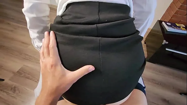 English tutor forgot to put on panties and flashed her pussy