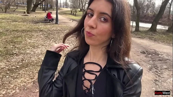 I want to walk through the park with cum on my face! Cum on my face! - Public Cumwalk