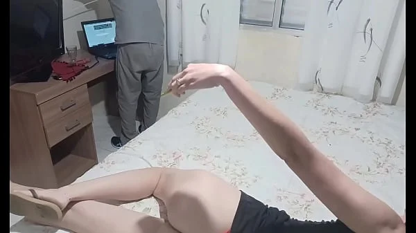 Técnico em informática e surpreendido pela casada safada!
