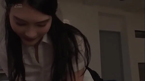 【本庄鈴】下雨天淋濕制服，還被上司潛規則
