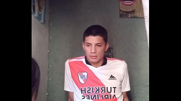 futbolista es Masturbado y tragado con la boca