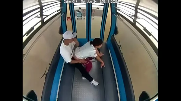 Cogiendo en el Teleférico