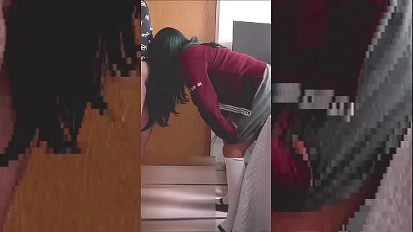 joven latina de escuela pública sólo espera salir de clases para que le metan la verga. Casero real con compañero de escuela. Cogiendo bajo la falda del uniforme