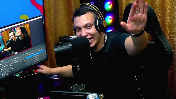 Martina Oliveira Avalia o Pauzão do Ruan, ela ficou com tesão vendo! - Podcast Pápum no Barraco! COMPLETO NO SHEER - XV RED