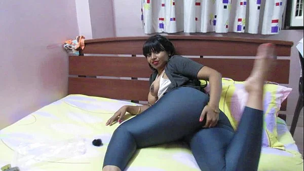 Indian With Big Ass Pulls Her Pants Down