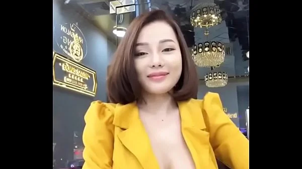 Sexy Vietnamese Cô ấy là ai?