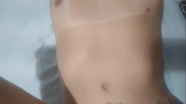 Que tesão de macho para gozar gostoso, gemi bem gostoso na vara até ganhar esporrada na bucetinha/Veja mais no RED