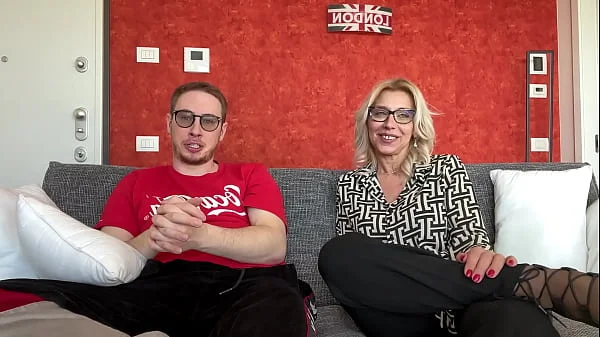 ISIDE72 ITALIANA SIGNORA SPOSATA SUCCHIA IL CAZZO DI MAX FELICITAS E SI FA SCOPARE A PECORA PRENDENDO TUTTA LA SBORRA